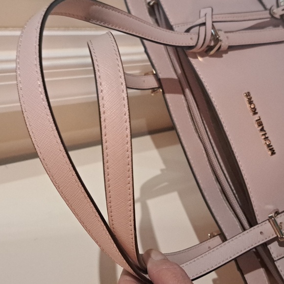 🎆 SALE NEW Michael Kors Pink Jet Set Shoulder Bag w Gold Hardware EC - Picture 7 of 16